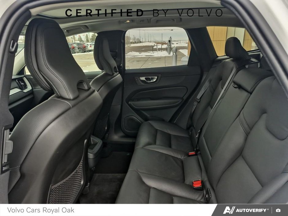 2025 Volvo XC60 Plus Dark Theme-22