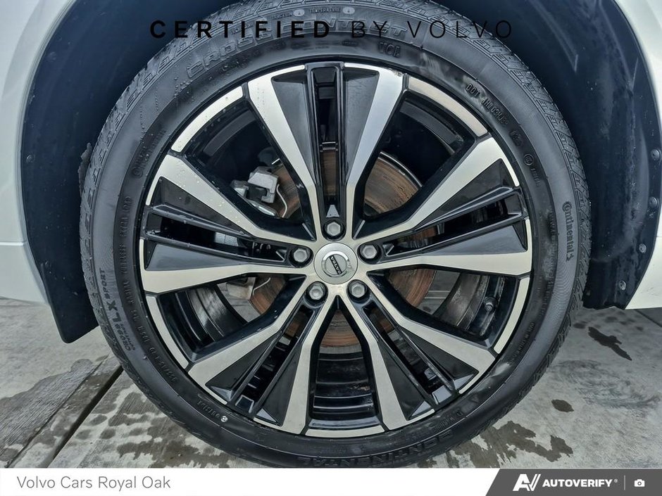 2025 Volvo XC60 Plus Dark Theme-5