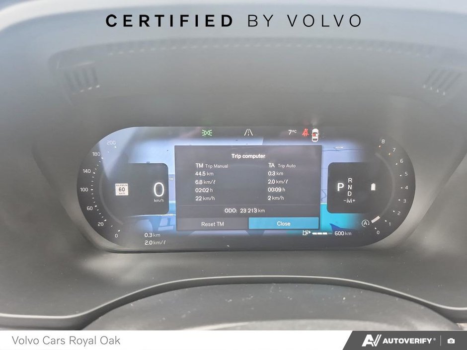2025 Volvo XC60 Plus Dark Theme-14