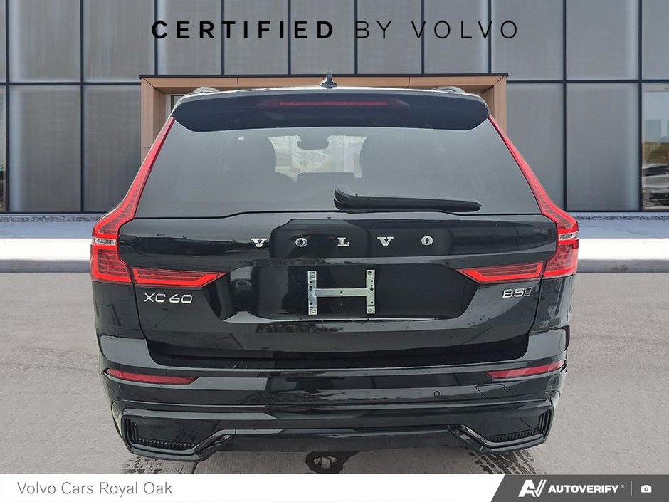 2025 Volvo XC60 Plus Dark Theme-4