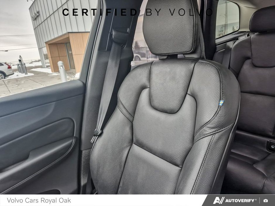 2025 Volvo XC60 Plus Dark Theme-19