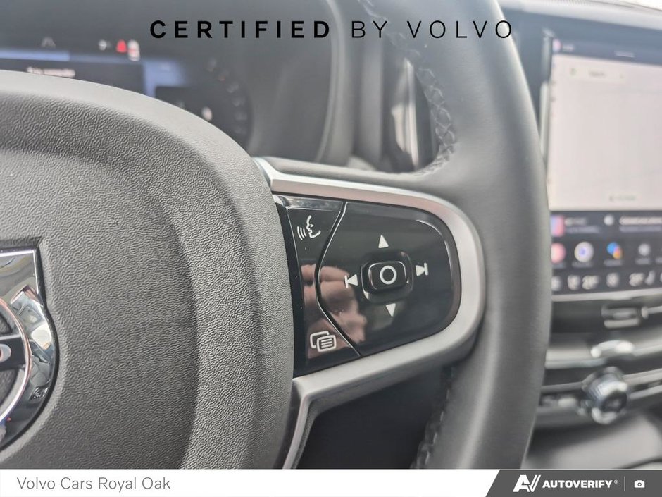 2025 Volvo XC60 Plus Dark Theme-15