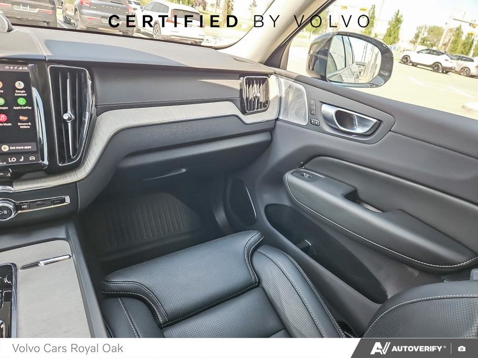 2025 Volvo XC60 Ultra Dark Theme-24