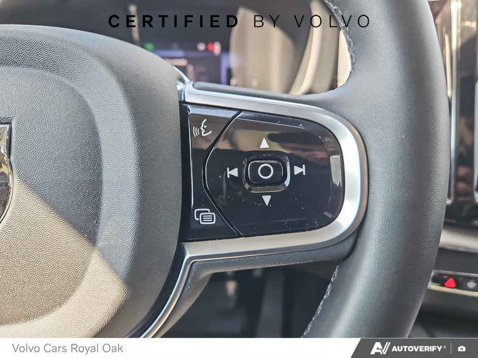 2025 Volvo XC60 Ultra Dark Theme-15