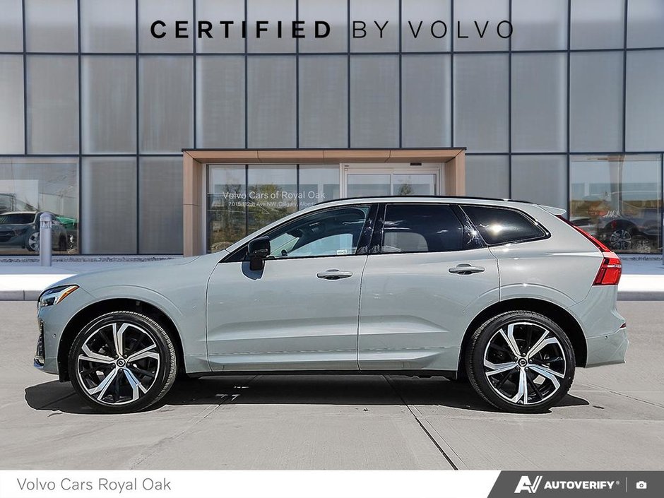 2025 Volvo XC60 Ultra Dark Theme-2