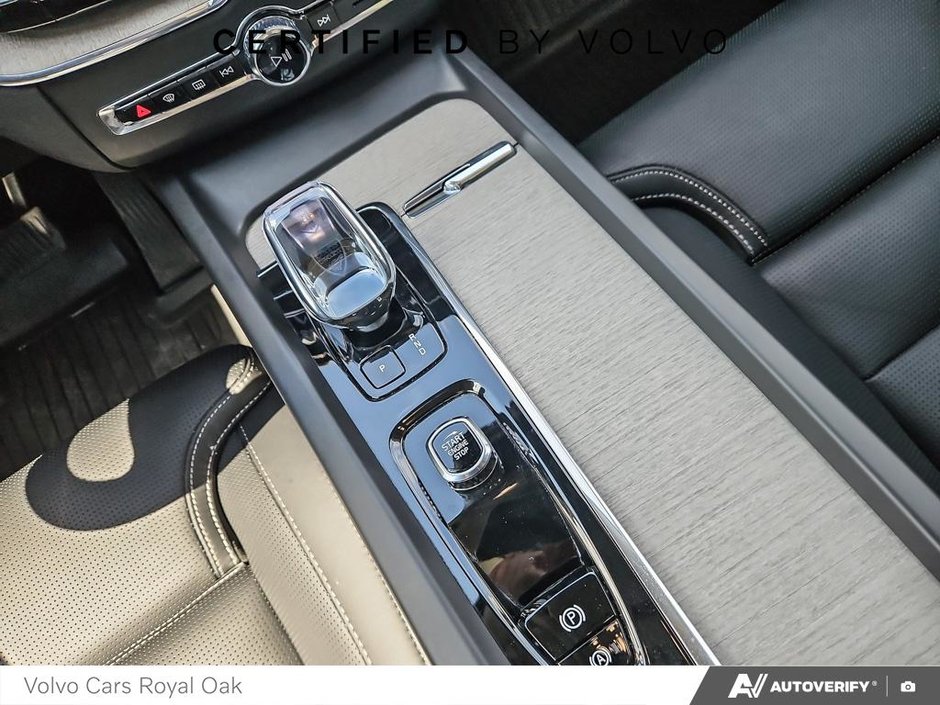 2025 Volvo XC60 Ultra Dark Theme-17