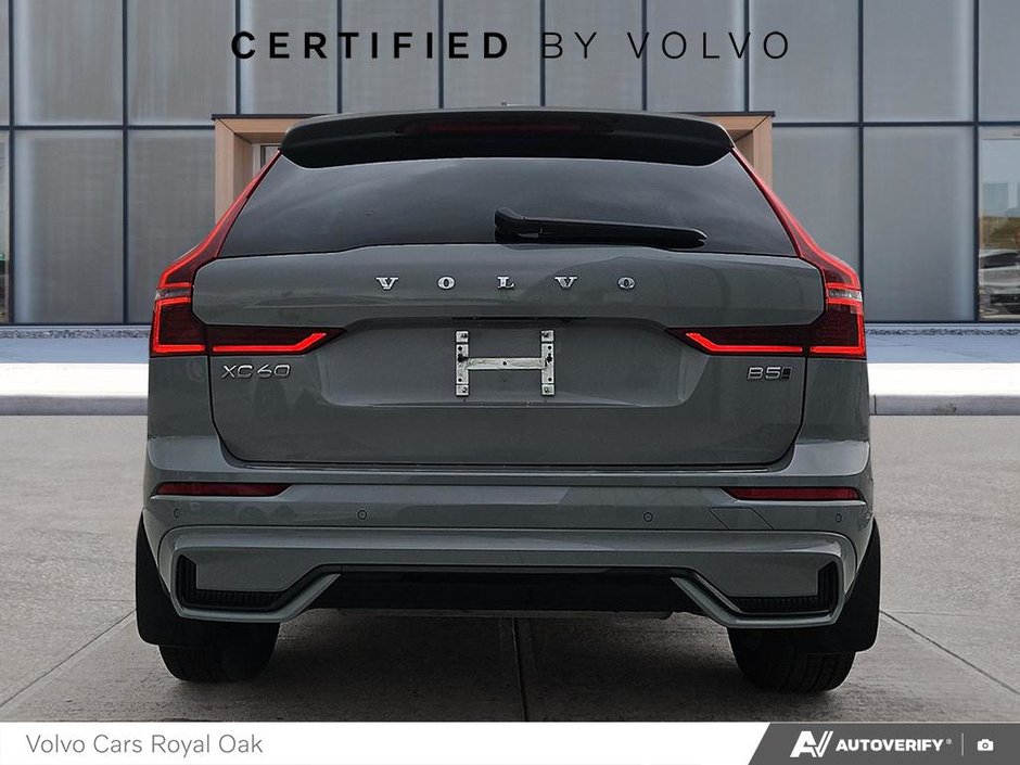 2026 Volvo XC60 Plus Dark Theme-4