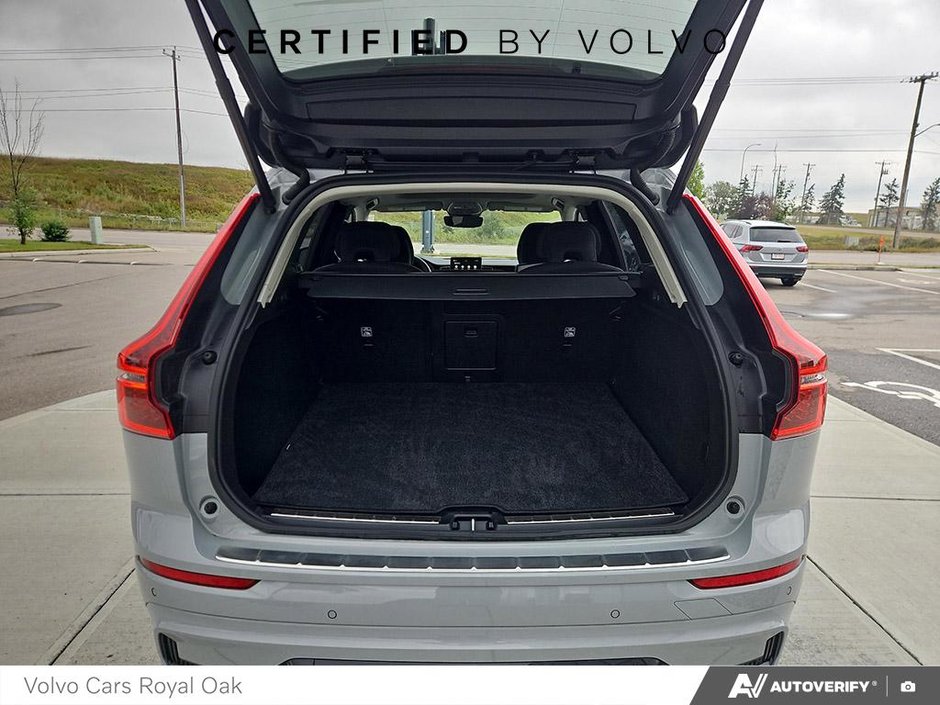2026 Volvo XC60 Plus Dark Theme-11