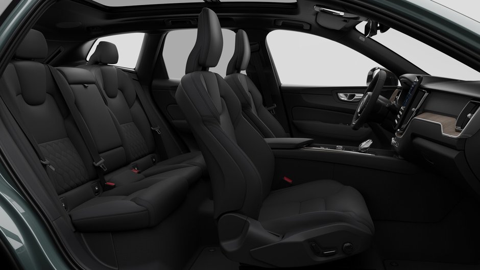 2027 Volvo XC60 Plus (Dark Theme)-12
