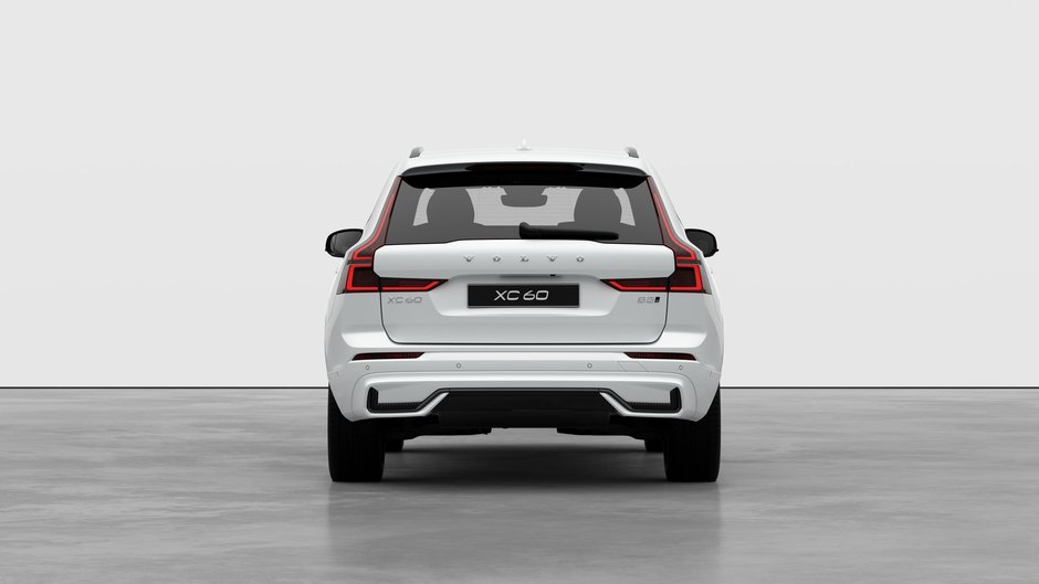 2027 Volvo XC60 Ultra (Dark Theme)-5
