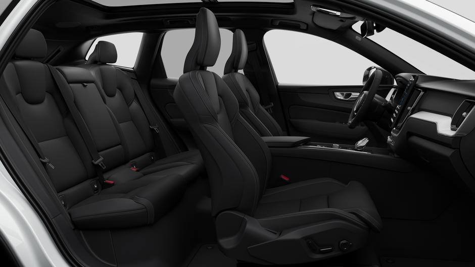 2027 Volvo XC60 Plus Black Edition-12