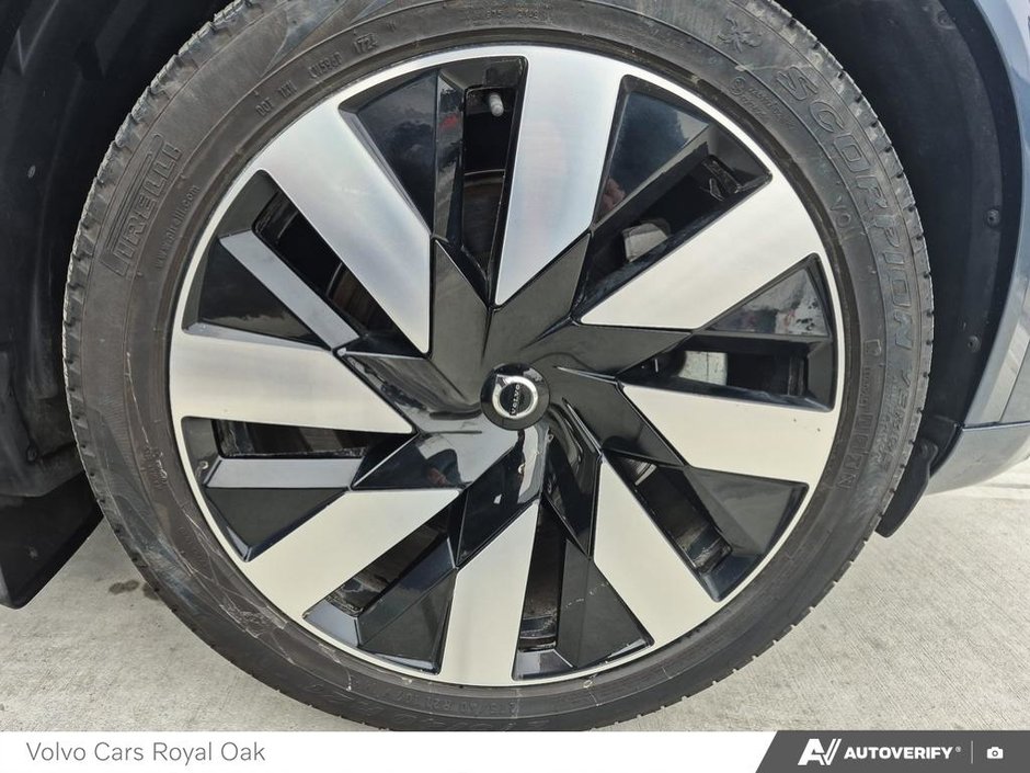 2025 Volvo XC90 Plug-In Hybrid Ultra Bright Theme-5