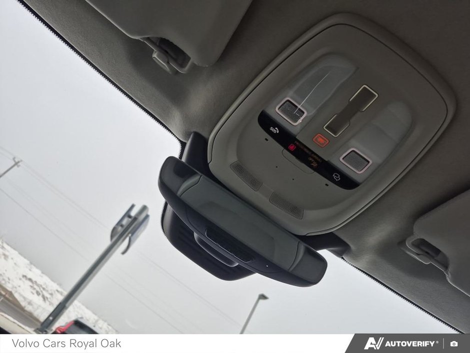 2025 Volvo XC90 Plug-In Hybrid Ultra Bright Theme-20