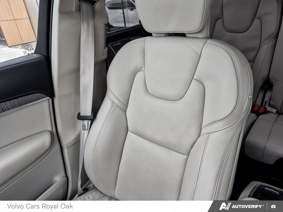 2025 Volvo XC90 Plug-In Hybrid Ultra Bright Theme-19