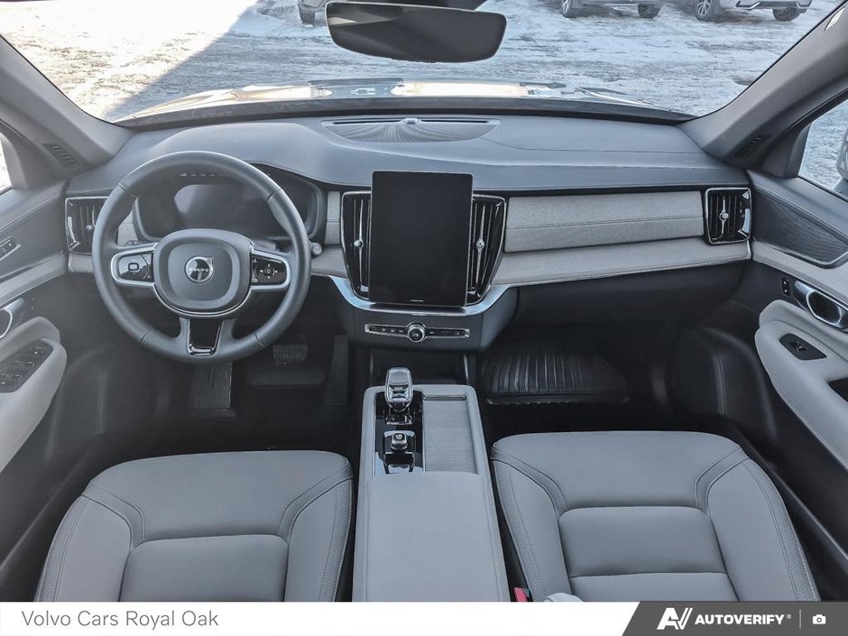 2025 Volvo XC90 Core Bright Theme-23