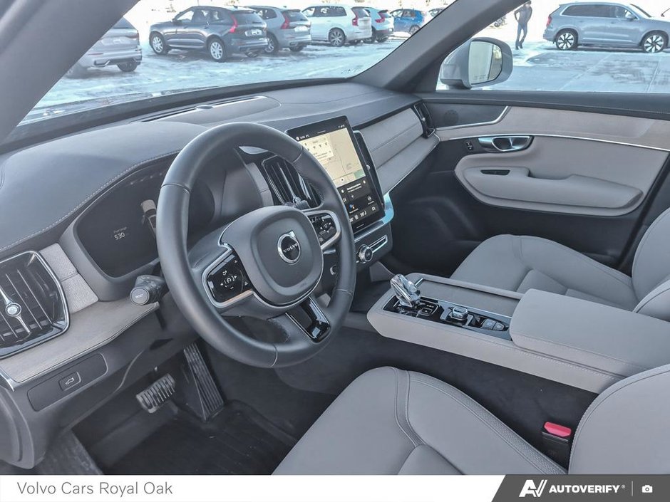 2025 Volvo XC90 Core Bright Theme-12