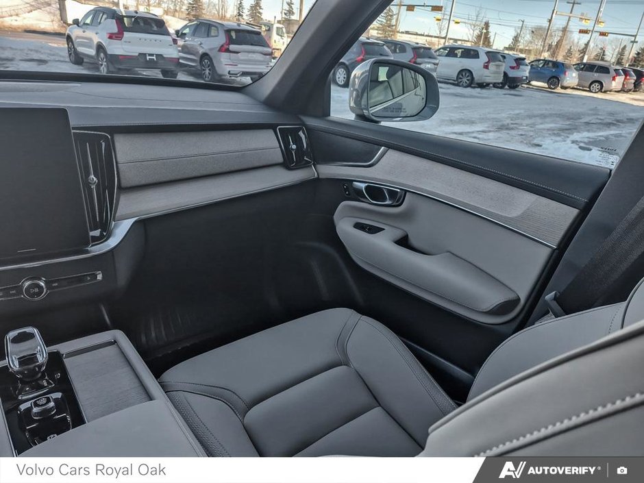2025 Volvo XC90 Core Bright Theme-24
