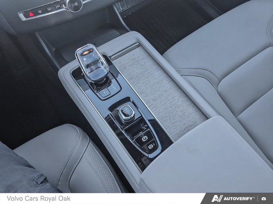 2025 Volvo XC90 Core Bright Theme-17