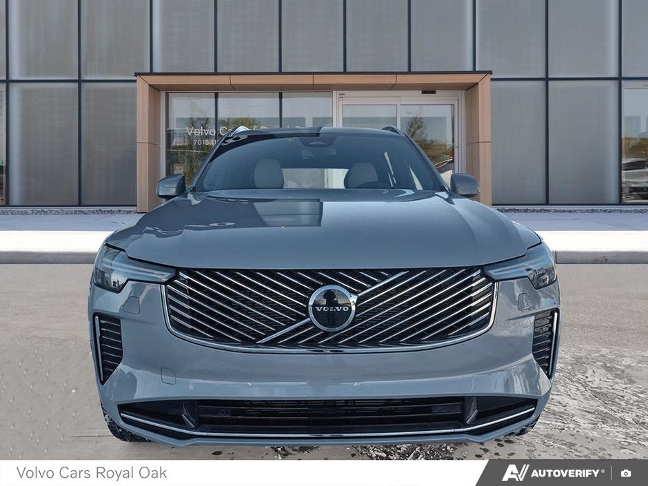 2025 Volvo XC90 Core Bright Theme-1