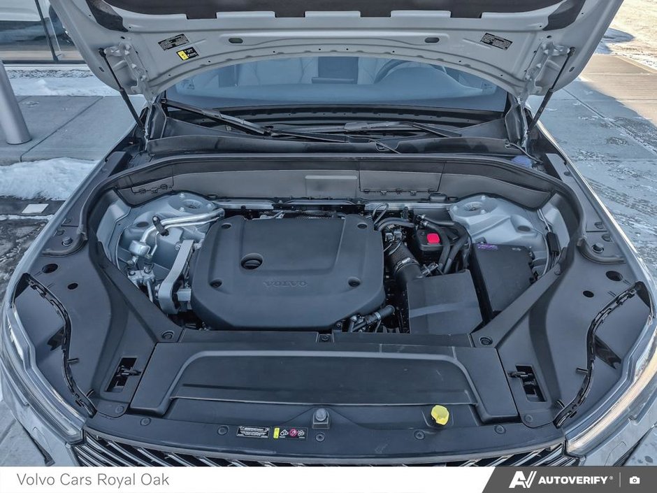 2025 Volvo XC90 Core Bright Theme-9