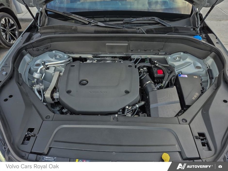 2025 Volvo XC90 Ultra Bright Theme-9