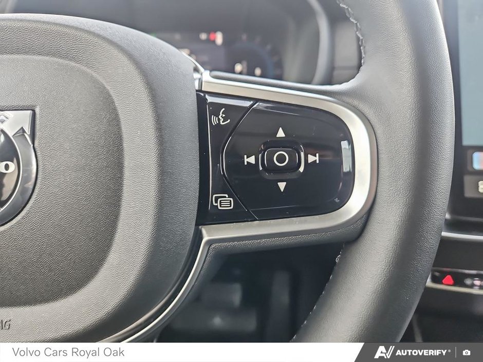 2025 Volvo XC90 Plus Bright Theme-15