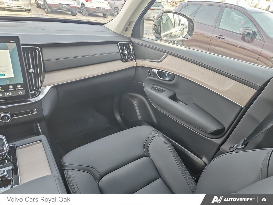 2025 Volvo XC90 Plus Bright Theme-24