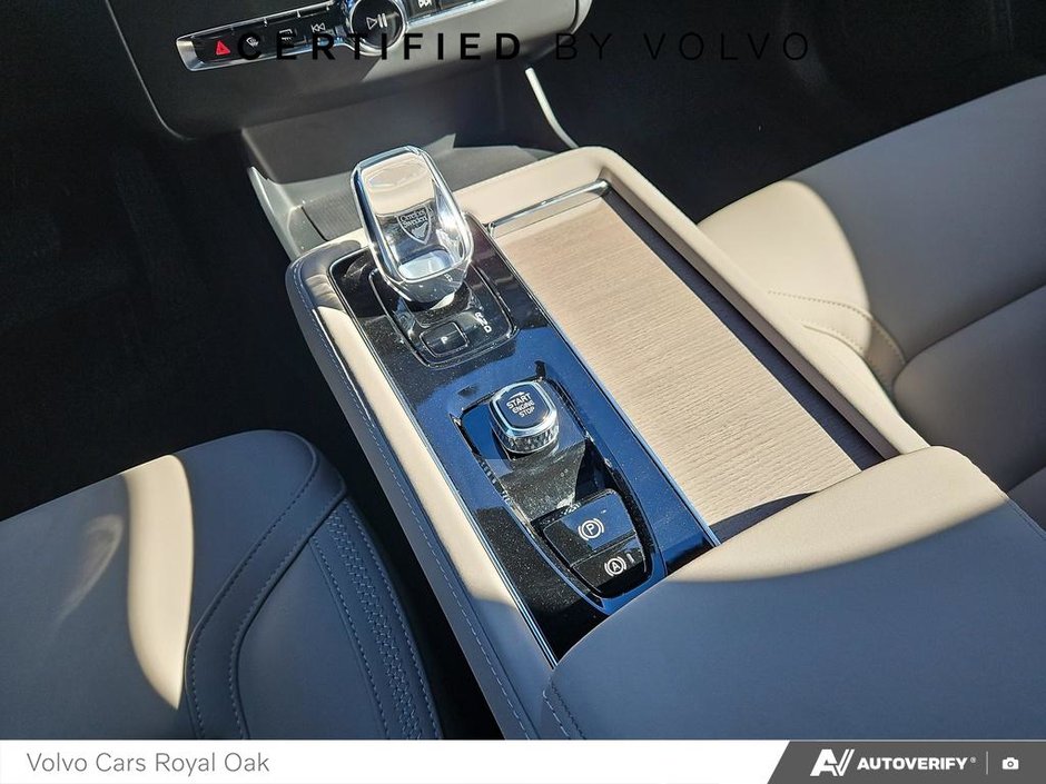 2025 Volvo XC90 Plus Bright Theme-17
