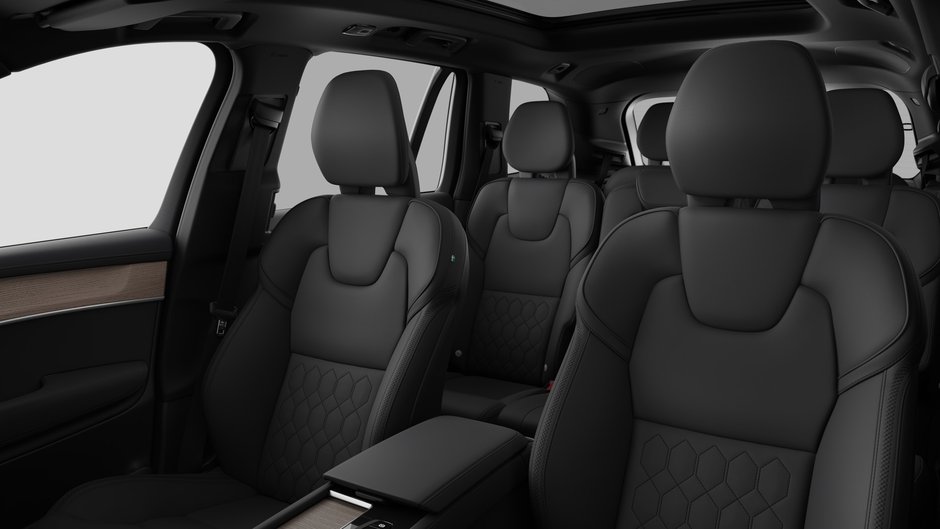 2027 Volvo XC90 Plus 7-Seater (Dark Theme)-11