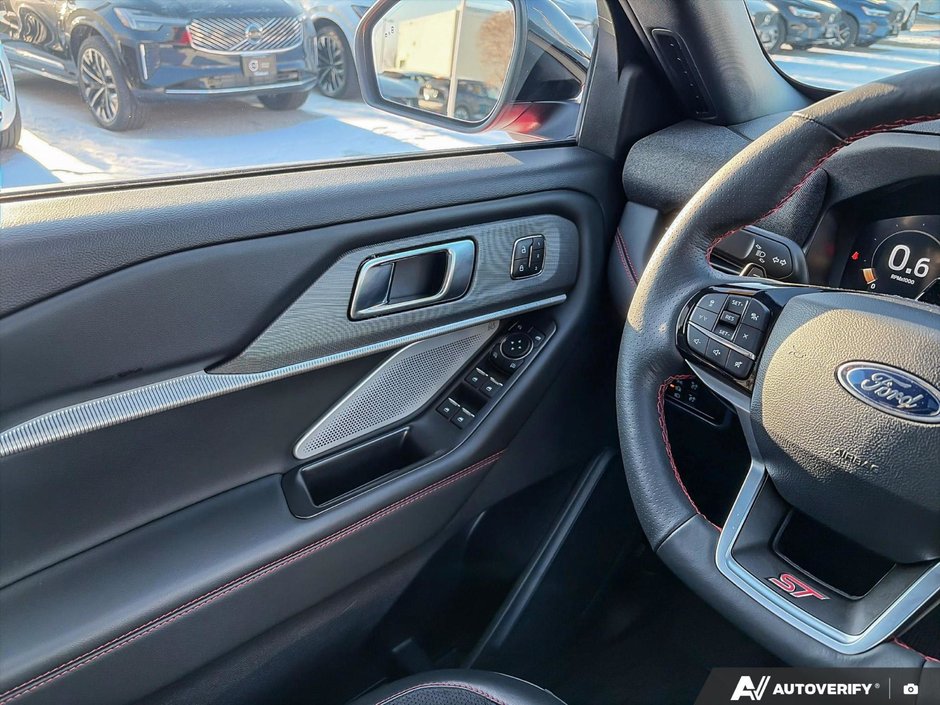 2025 Ford Explorer ST-16