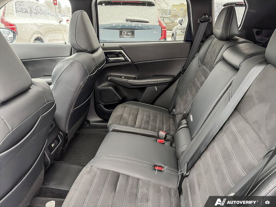 2023 Mitsubishi Outlander PHEV-22