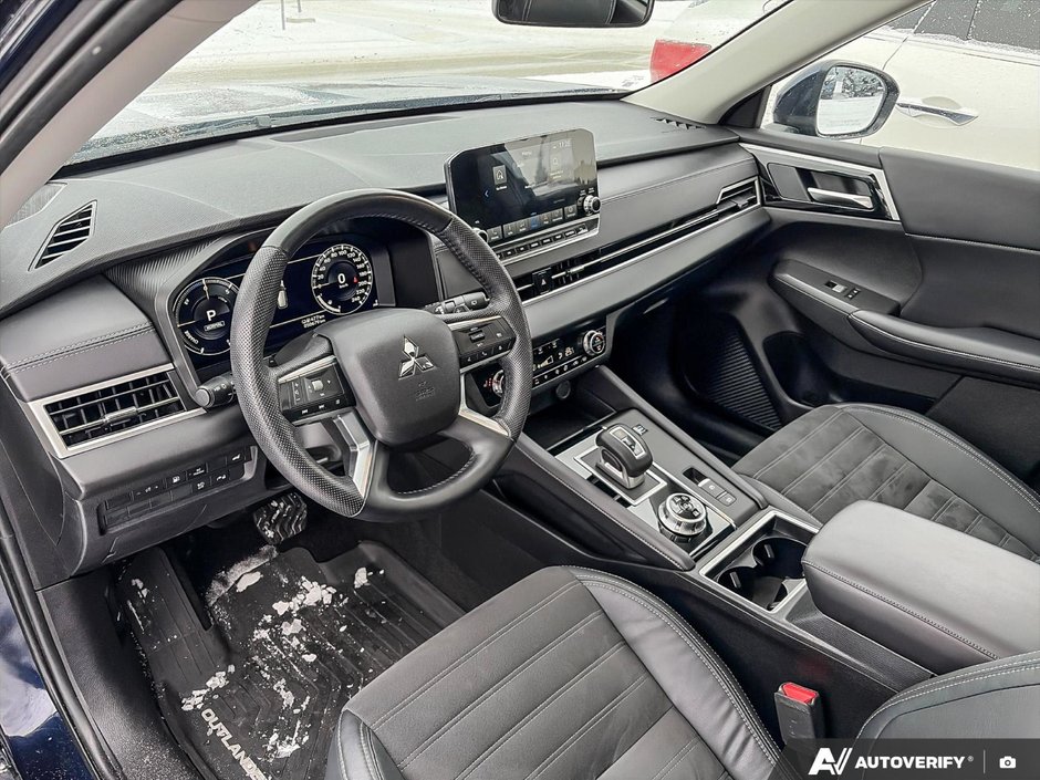 2023 Mitsubishi Outlander PHEV-12