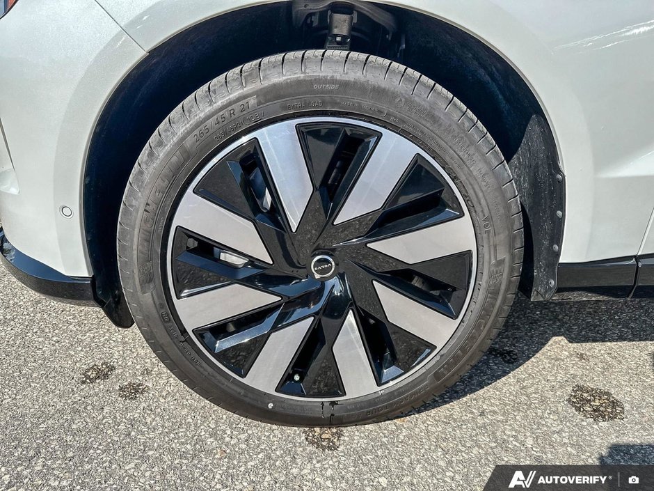 2025 Volvo EX90 Ultra-8