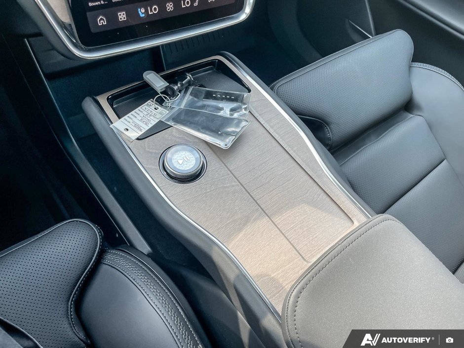 2025 Volvo EX90 Ultra-17