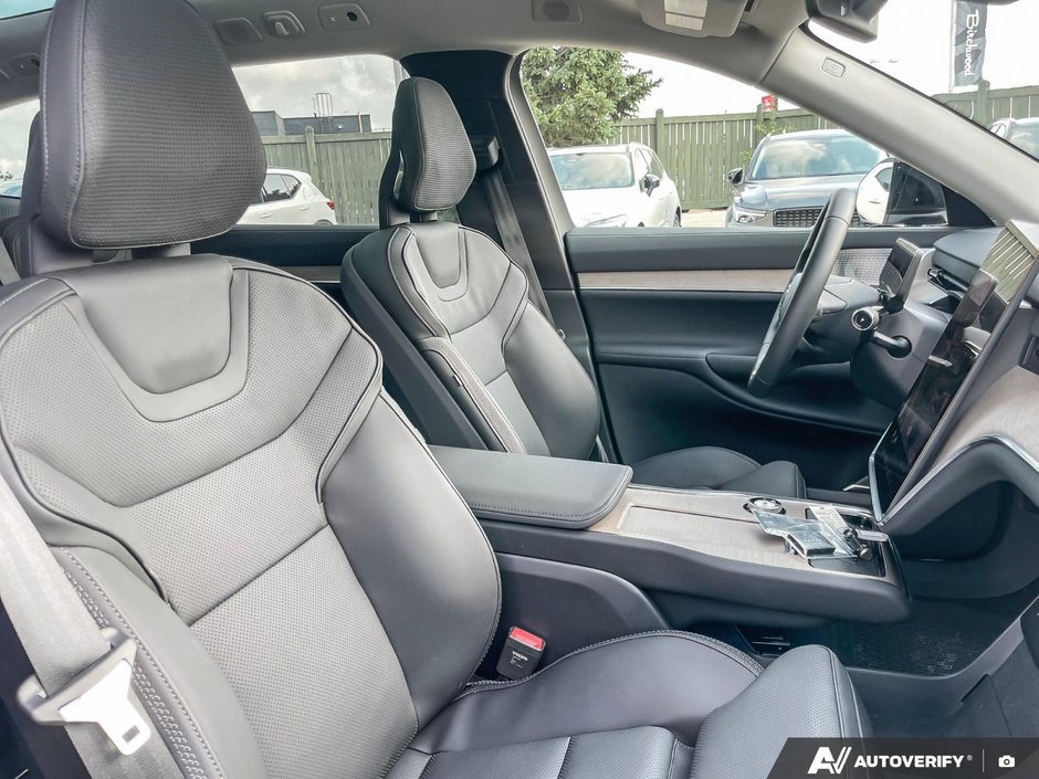 2025 Volvo EX90 Ultra-21