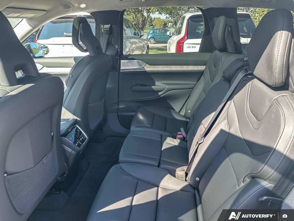 2025 Volvo EX90 Ultra-22