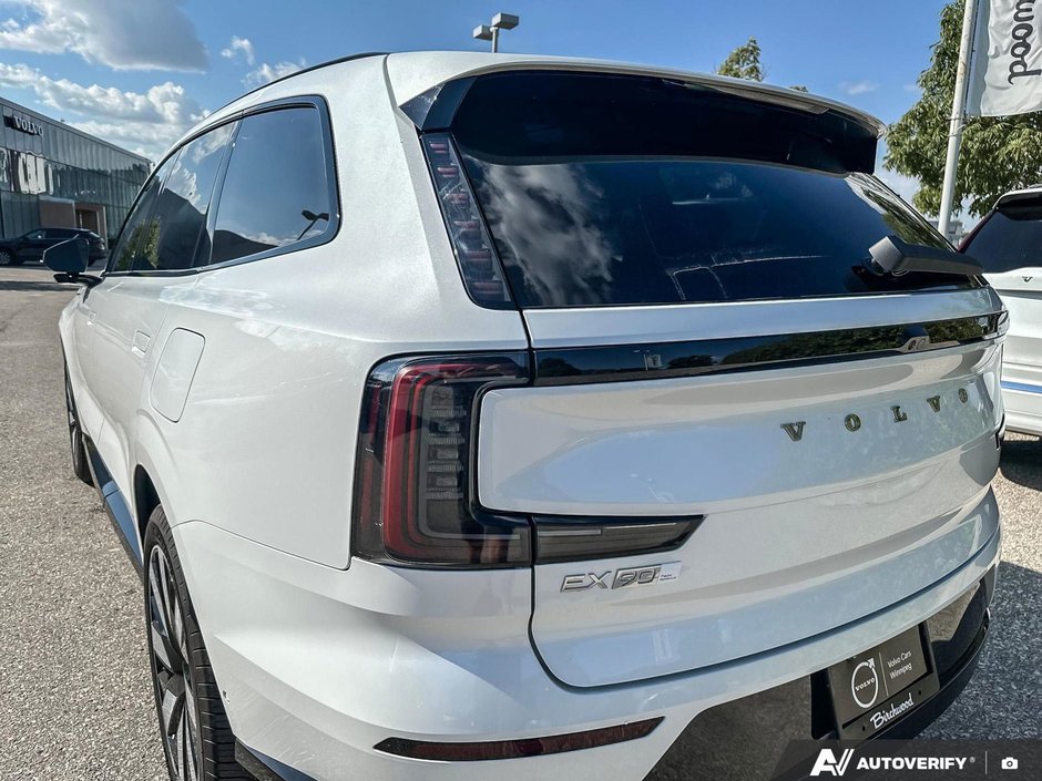 2025 Volvo EX90 Ultra-11