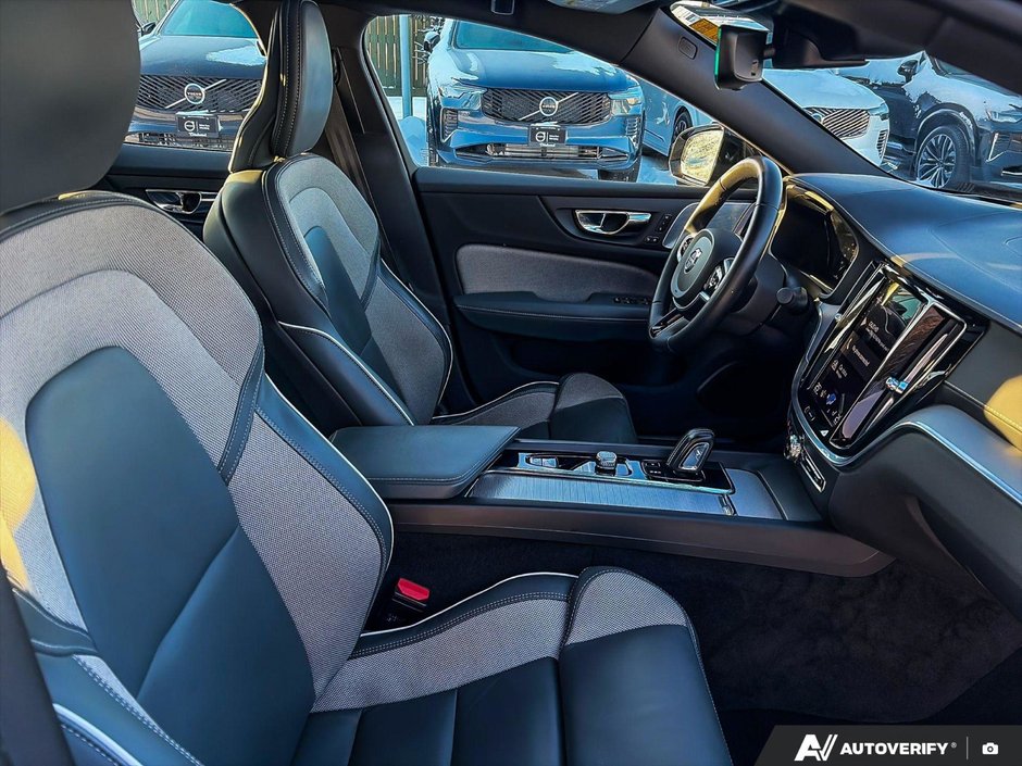 2022 Volvo S60 R-Design-22