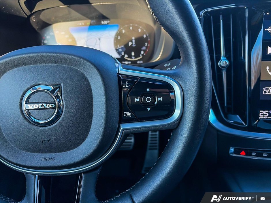 2022 Volvo S60 R-Design-16