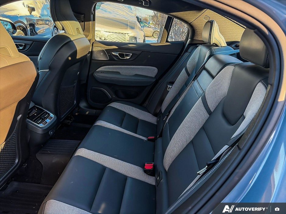 2022 Volvo S60 R-Design-23