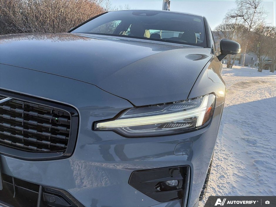 2022 Volvo S60 R-Design-11