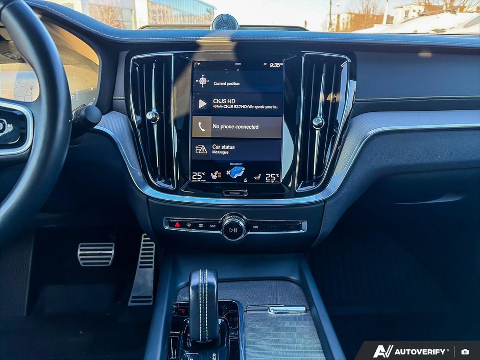 2022 Volvo S60 R-Design-19