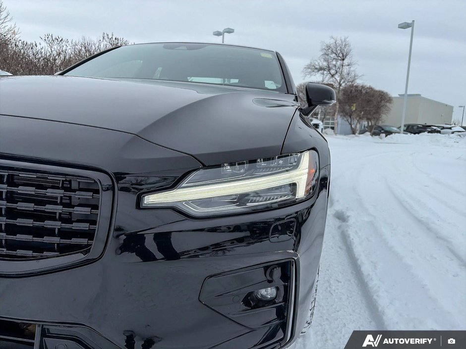 2022 Volvo S60 R-Design-10