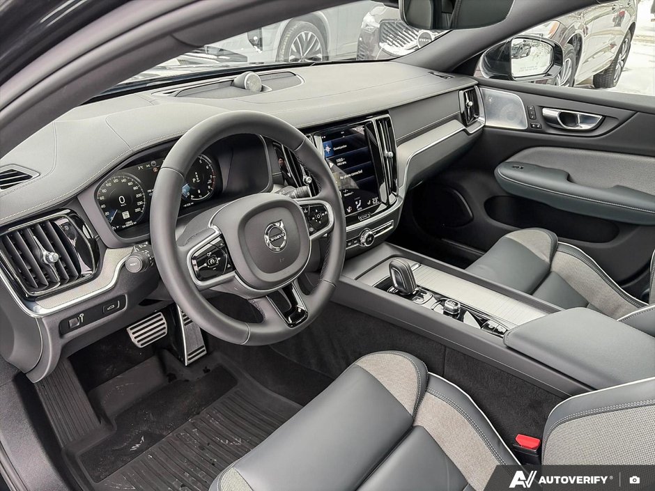 2022 Volvo S60 R-Design-12