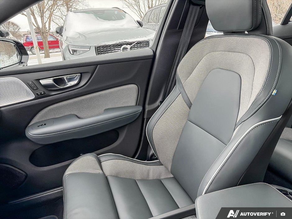 2022 Volvo S60 R-Design-19