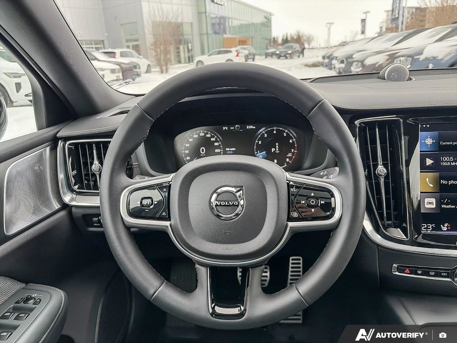 2022 Volvo S60 R-Design-13