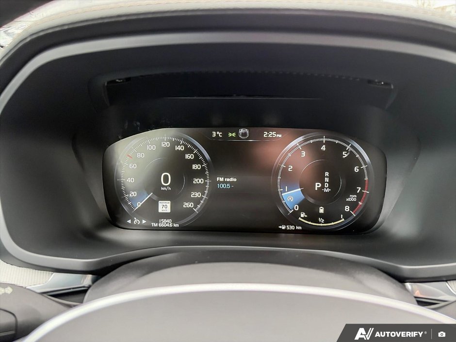 2022 Volvo S60 R-Design-14