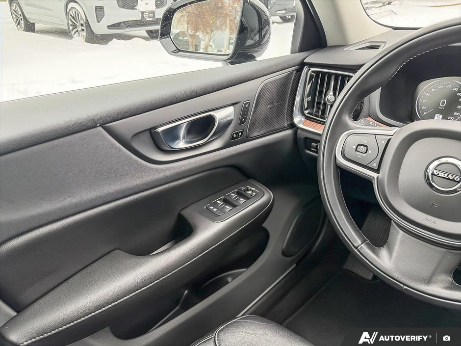 2022 Volvo S60-16