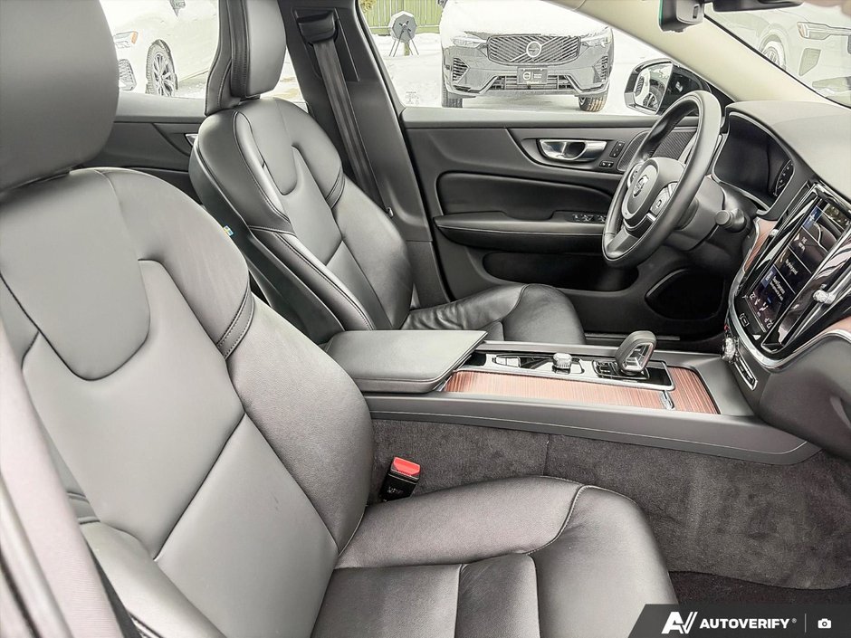 2022 Volvo S60-21