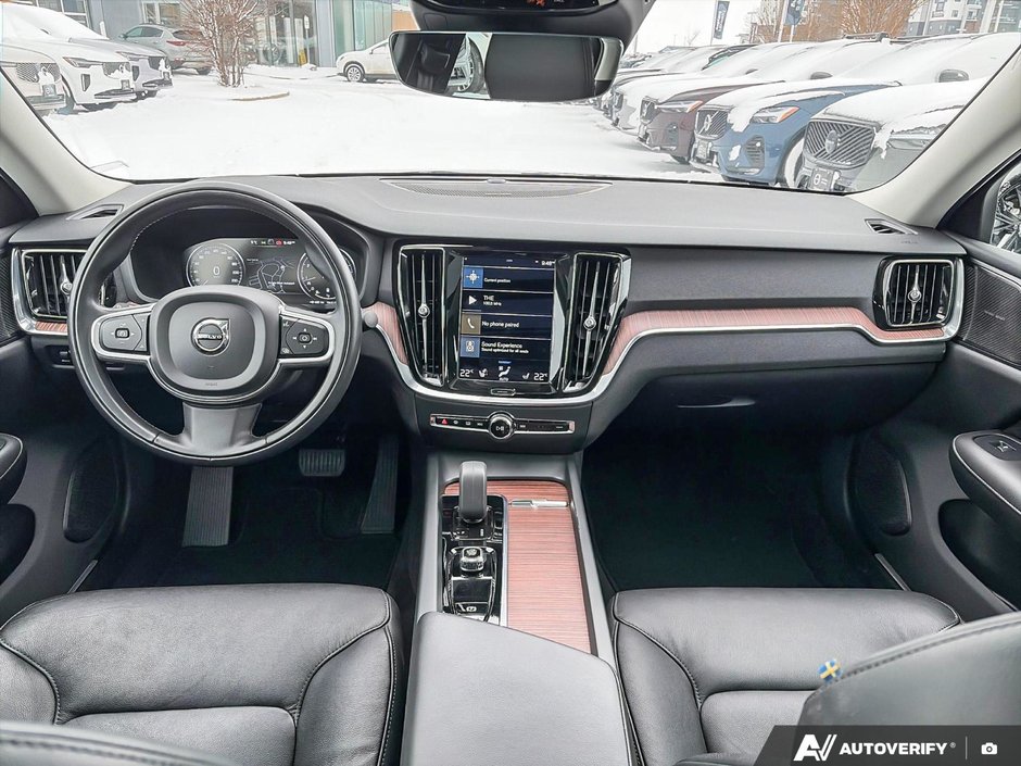 2022 Volvo S60-23